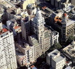 我们的办公楼坐落于布宜诺斯艾利斯的著名历史建筑，巴罗洛宫。